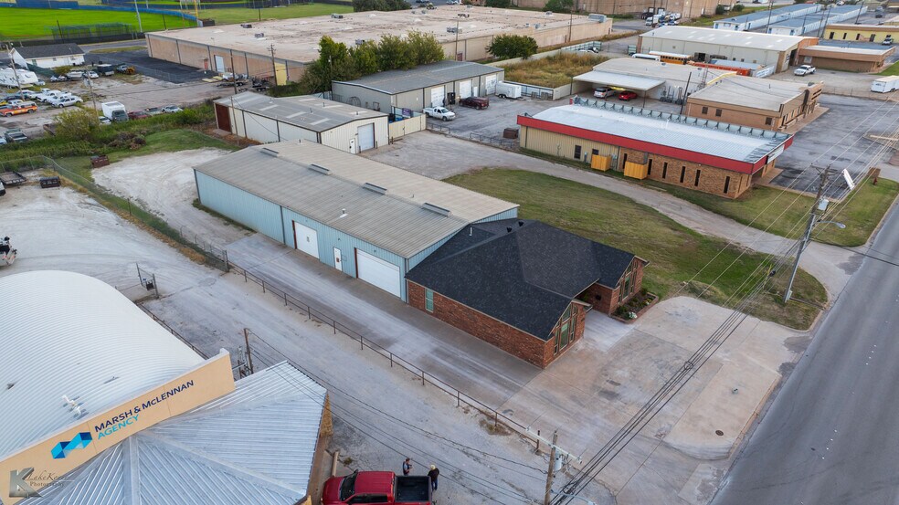 More Photos Of 2150 Industrial Blvd, Abilene Office For Sale