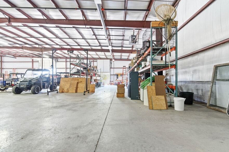 More Photos Of 13720 Aiken Rd, Louisville Warehouse For Lease