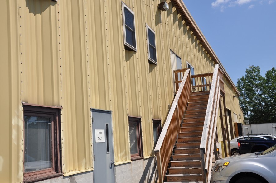 More Photos Of 10 Renaissance Way, Sanford Warehouse For Lease
