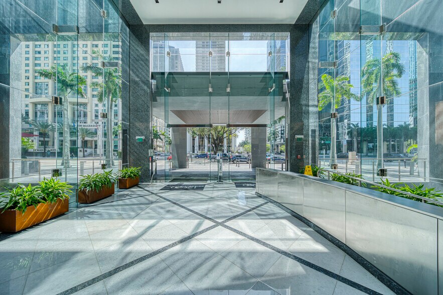 More Photos Of 1200 Brickell Ave, Miami Office For Lease