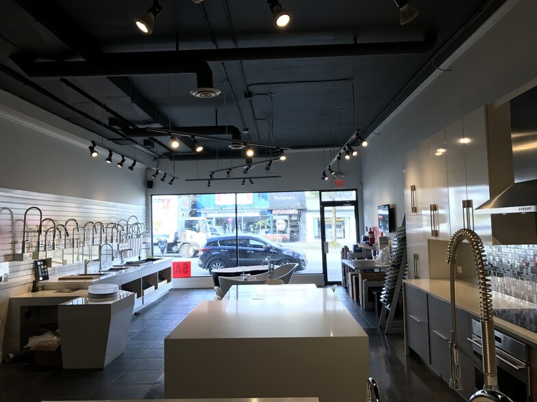 More Photos Of 3272-3278 Main St, Vancouver Storefront Retail Residential For Lease