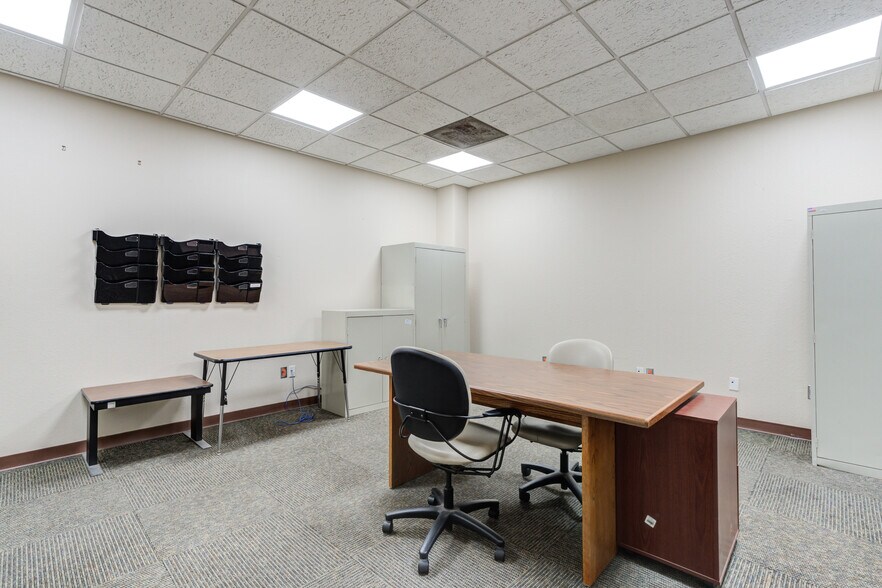 More Photos Of 3802-3806 Interstate 27, Lubbock Office For Sale