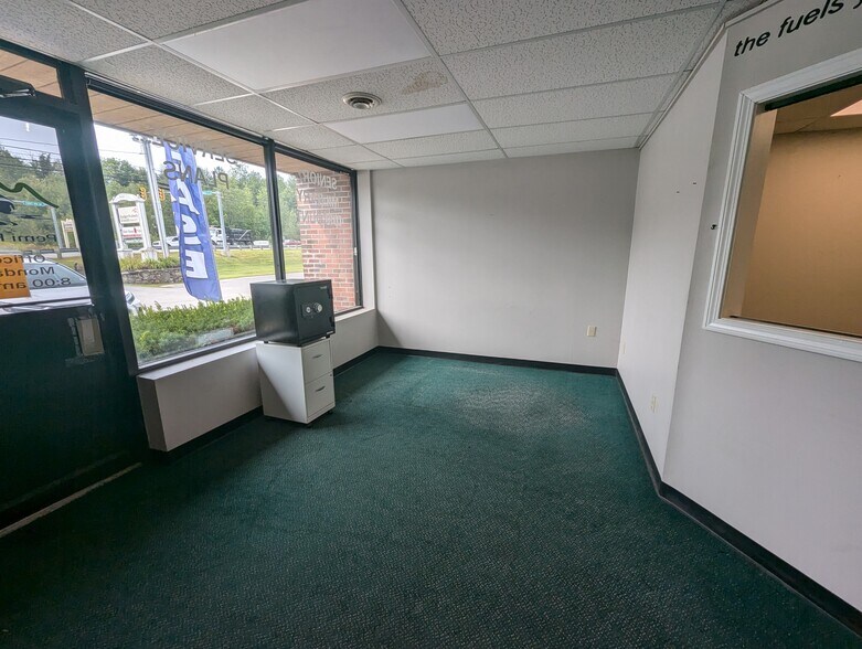 More Photos Of 612 Tenney Mountain Hwy, Plymouth Storefront For Lease