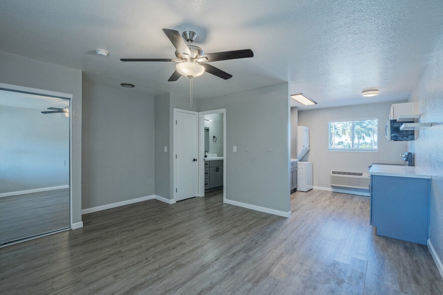 More Photos Of 2020 W Orangewood Ave, Phoenix Apartments For Sale