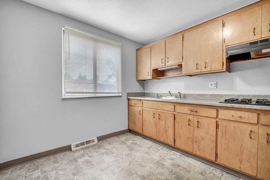 More Photos Of 818-850 S Green Rd, South Euclid Apartments For Sale