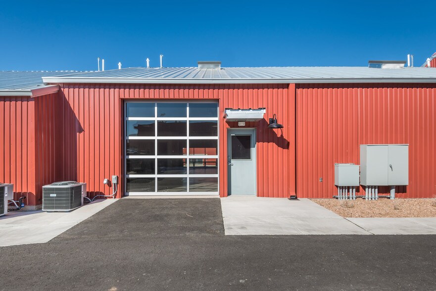 More Photos Of 1300 Rufina Cir, Santa Fe Office For Lease