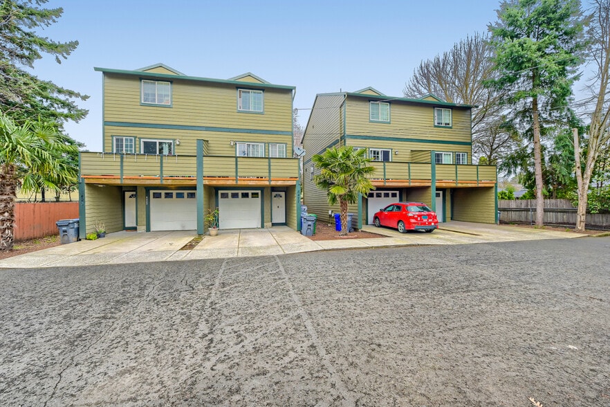 More Photos Of 8423-8451 SE Brooklyn St, Portland Apartments For Sale