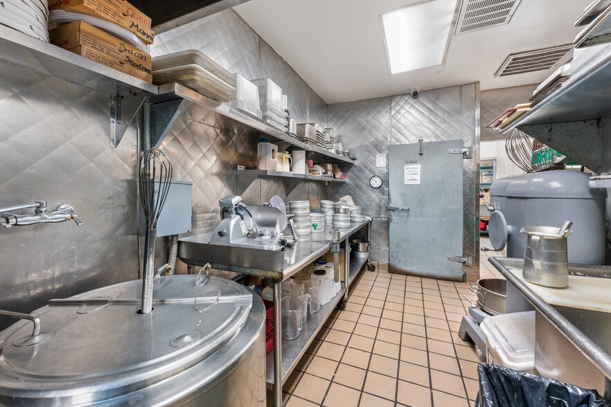 More Photos Of 81939 Highway 111, Indio Restaurant For Sale