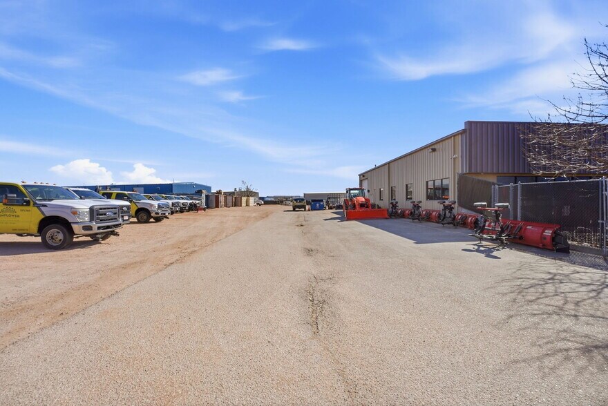 More Photos Of 1925 Aeroplaza Dr, Colorado Springs Warehouse For Lease