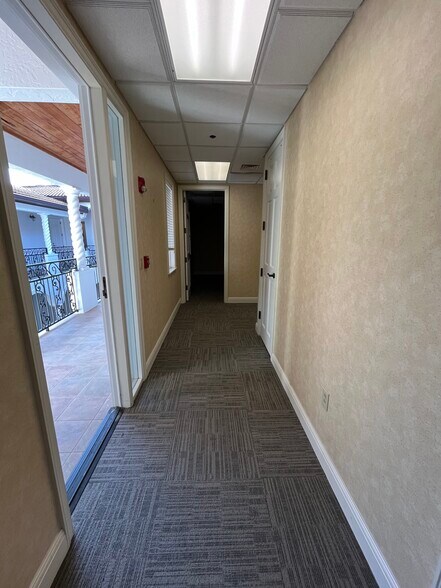 More Photos Of 11450 SE Dixie Hwy, Hobe Sound Office For Lease