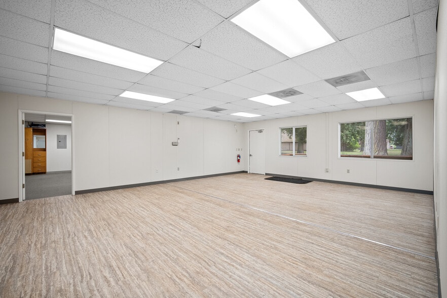 More Photos Of 5942 Portal Way, Ferndale Loft Creative Space For Lease