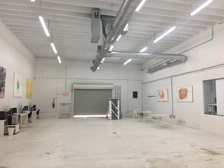More Photos Of 1341 NW 22nd St, Miami Warehouse For Lease