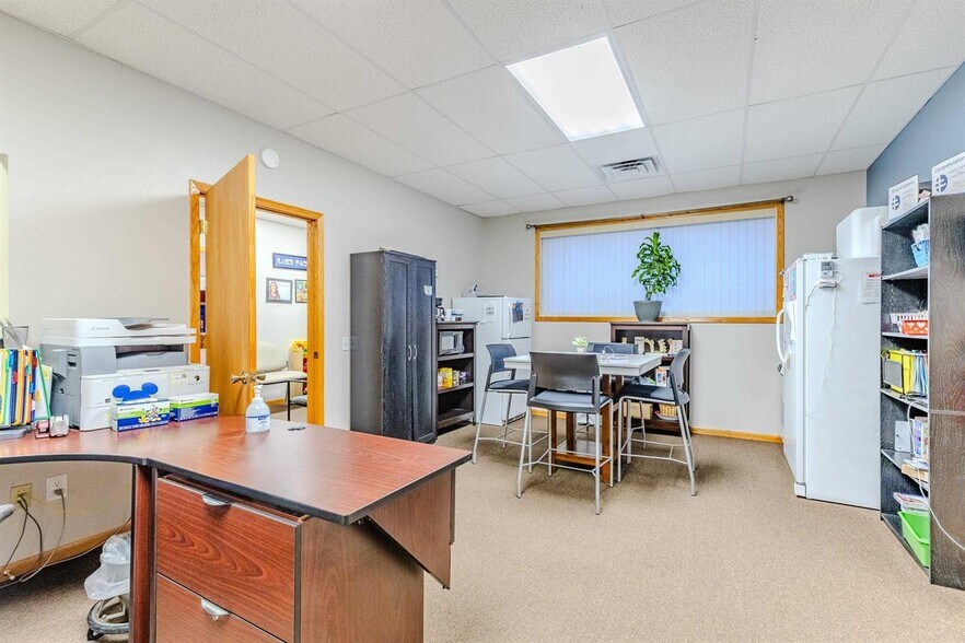 More Photos Of 215 Market St, Lake Park Office For Sale