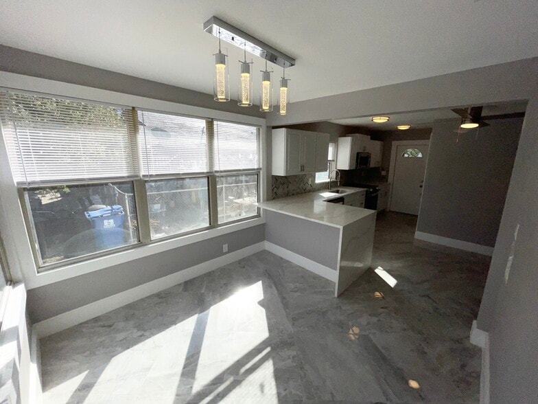 More Photos Of , Saint Petersburg Multifamily For Sale