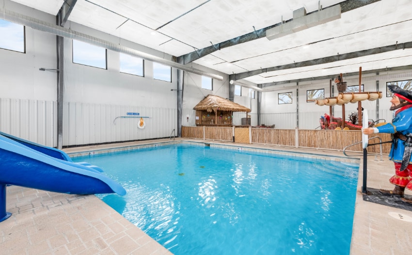 More Photos Of 265 33rd Ave, Columbus Hotel For Sale