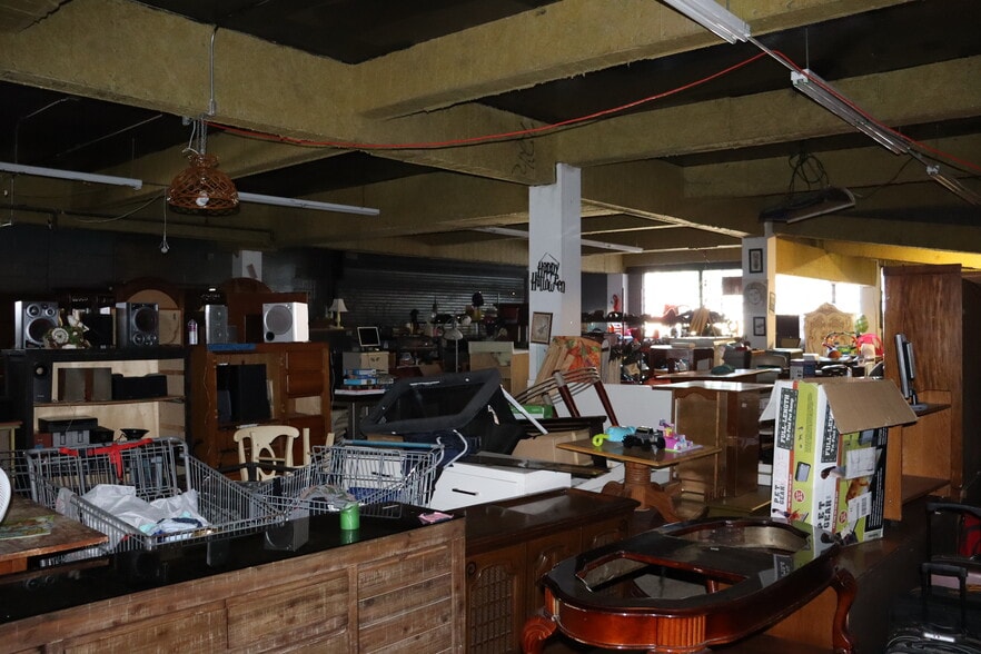 More Photos Of 614 S Broadway, Yonkers Light Distribution For Lease