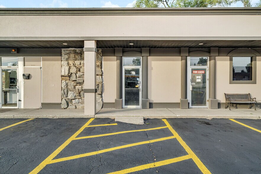More Photos Of 2357 Plainfield Rd, Crest Hill General Retail For Lease