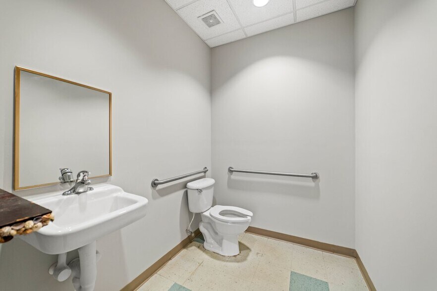 More Photos Of , Jacksonville Office For Sale
