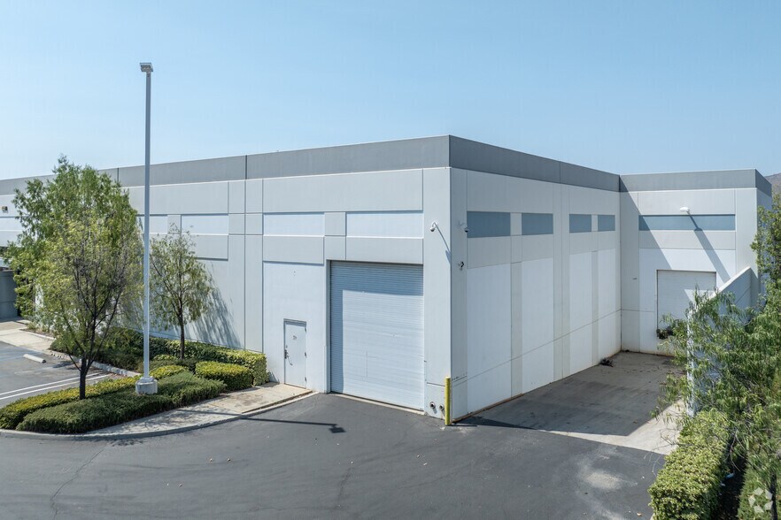 More Photos Of 6220 Rivercrest Dr, Riverside Distribution For Lease