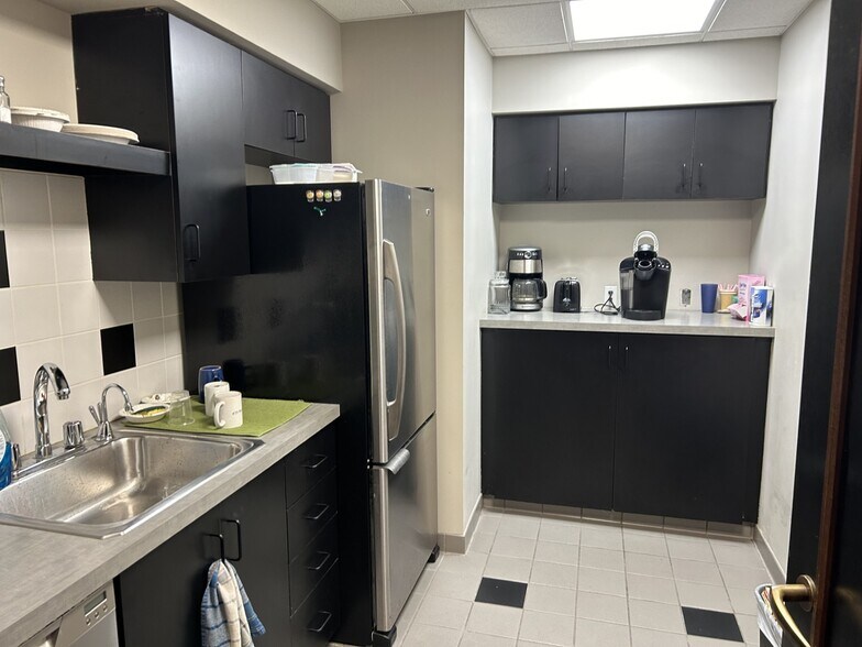 More Photos Of 234 Division Ave NE, Grand Rapids Medical For Lease