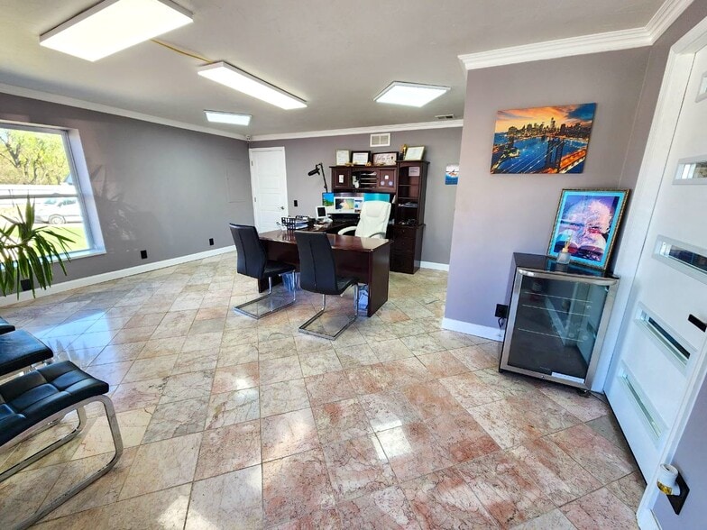 More Photos Of 7511 Leavenworth Rd, Kansas City Auto Repair For Sale