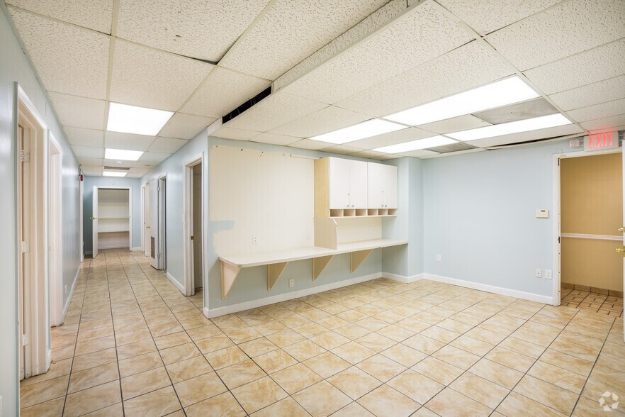 More Photos Of 951 S Le Jeune Rd, Coral Gables Medical For Sale