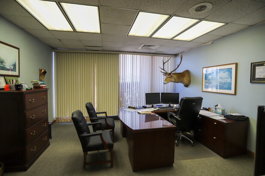 More Photos Of 2011 Texoma Pky, Sherman Office For Lease