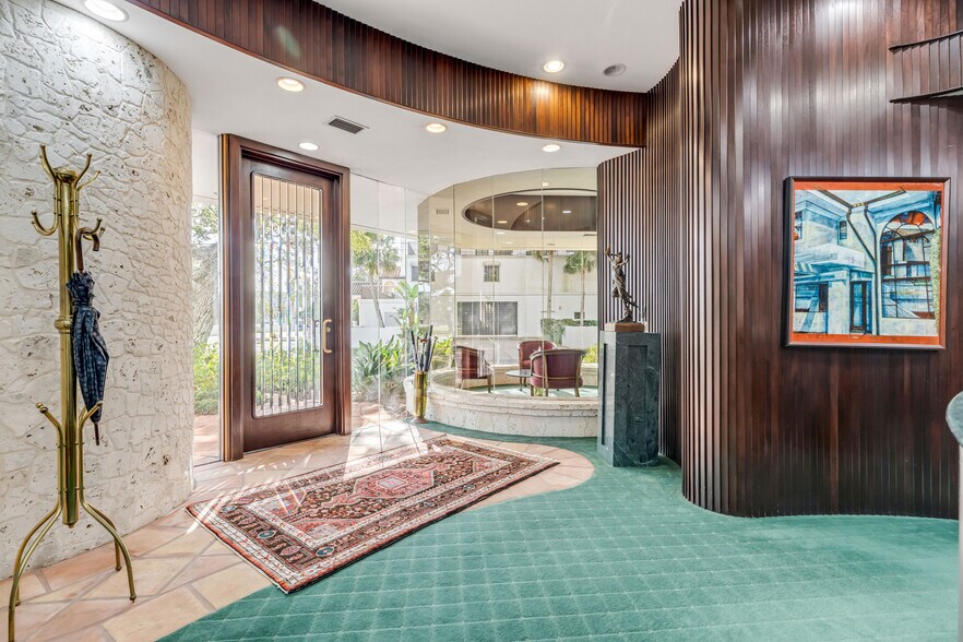 More Photos Of 100-104 Riverside Dr, New Smyrna Beach Office For Sale