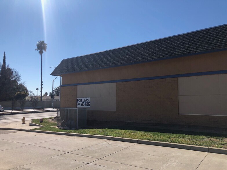 More Photos Of 811 E March Ln, Stockton Storefront For Sale