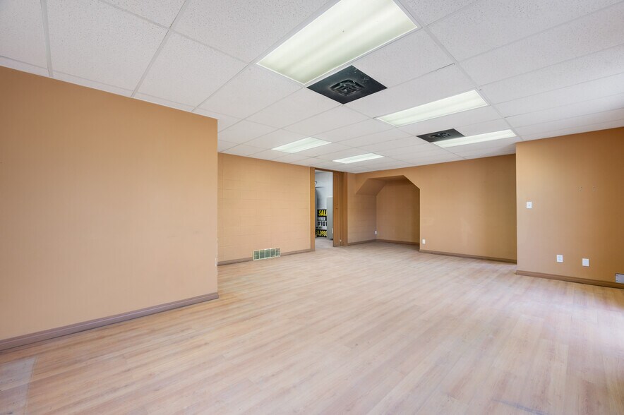 More Photos Of 4116 64 Av SE, Calgary Industrial For Sale