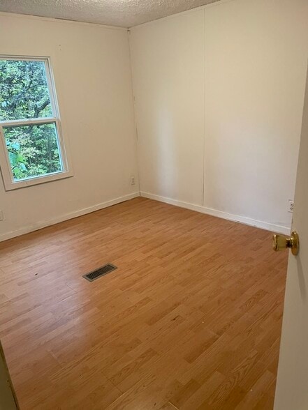 More Photos Of 3 1st St, Houlton Manufactured Housing Mobile Home Park For Sale