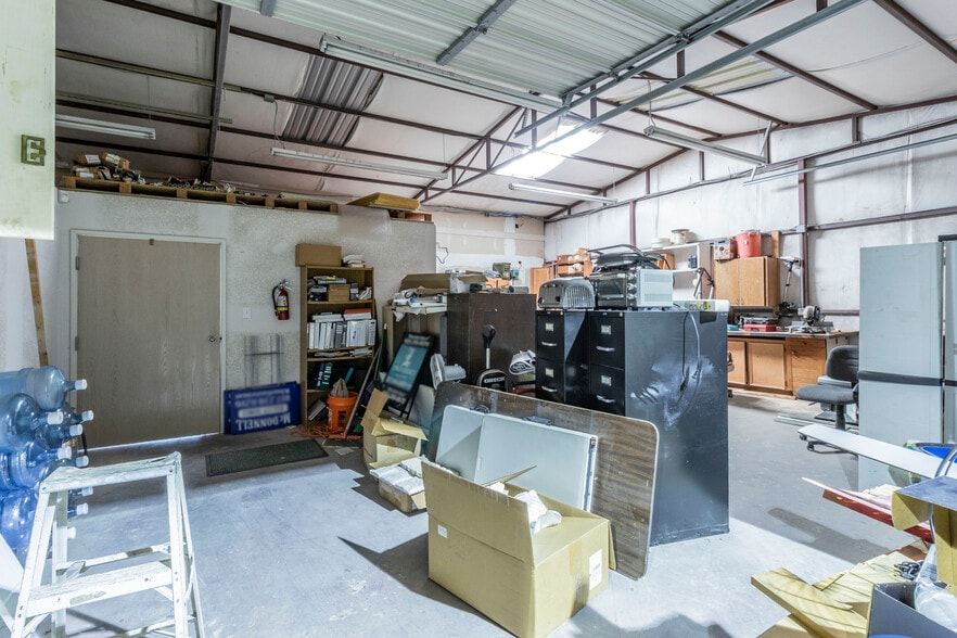 More Photos Of 9840 Jacksboro Hwy, Fort Worth Warehouse For Sale