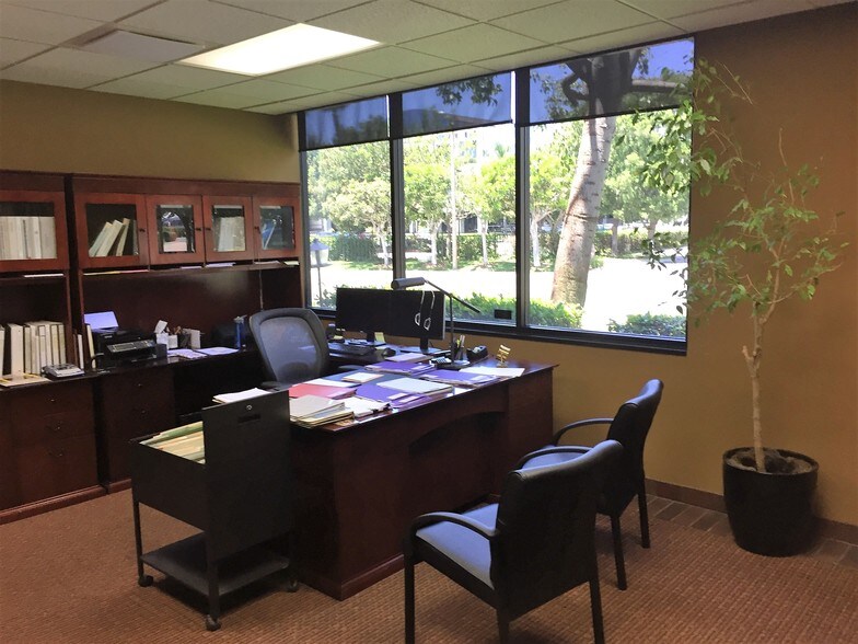 More Photos Of 15 Corporate Park, Irvine Medical For Lease