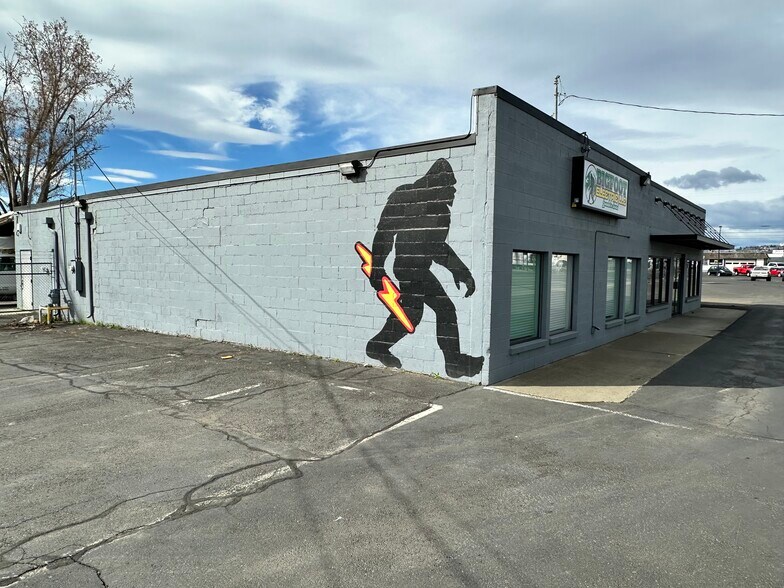 More Photos Of 1504 Fruitvale Blvd, Yakima Freestanding For Lease