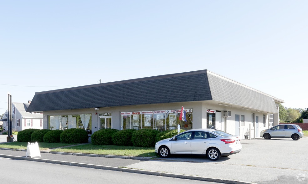 Primary Photo Of 145 Bridge St, Fairhaven General Retail For Sale