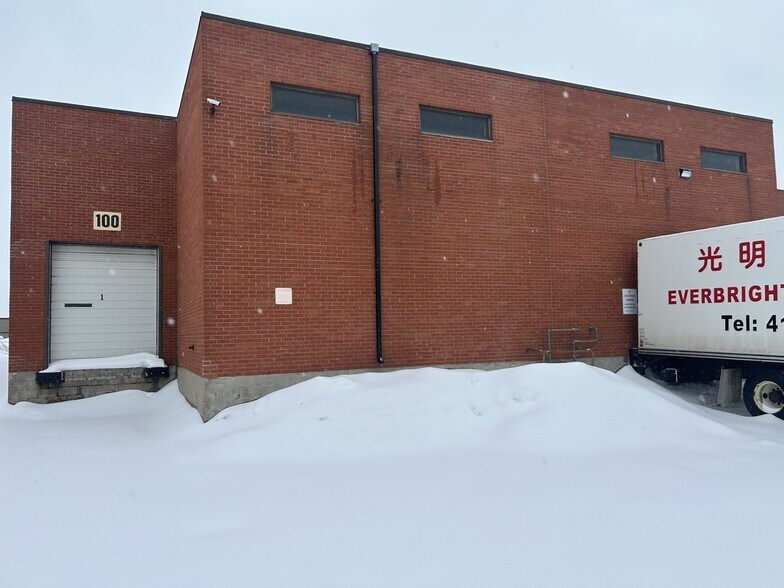 More Photos Of 100-120 Ferrier St, Markham Light Distribution For Lease