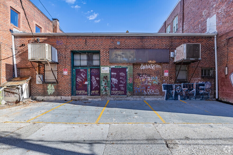 More Photos Of 1515 W Broad St, Richmond Storefront For Lease