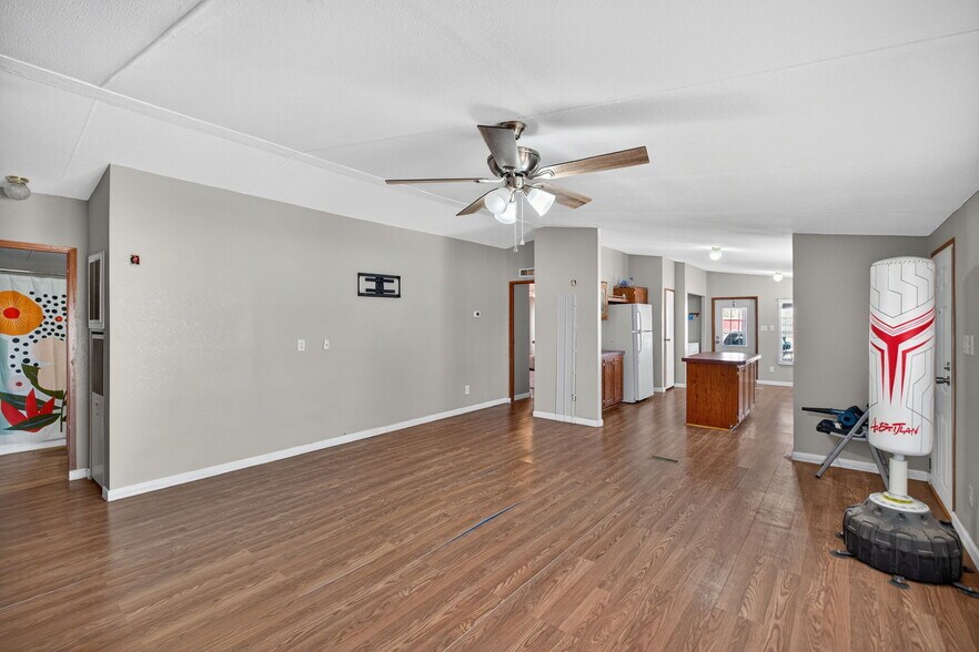 More Photos Of 11010 W Joan Dr, Odessa Warehouse For Sale