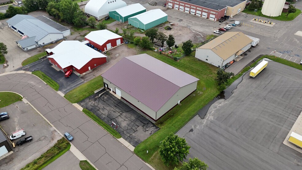More Photos Of 1011 13th Ave N, Sauk Rapids Warehouse For Lease