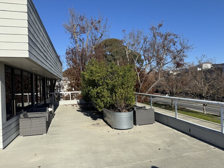 More Photos Of 300 Tamal Plz, Corte Madera Office Residential For Lease