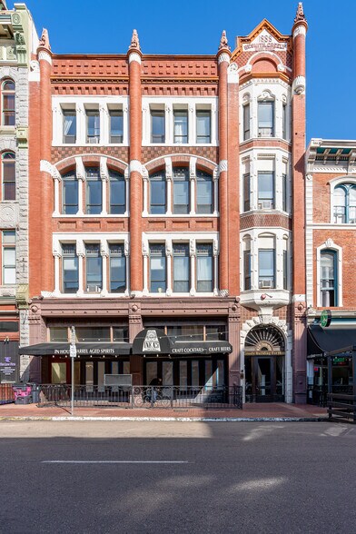 More Photos Of 825-831 5th Ave, San Diego Storefront Retail Residential For Lease