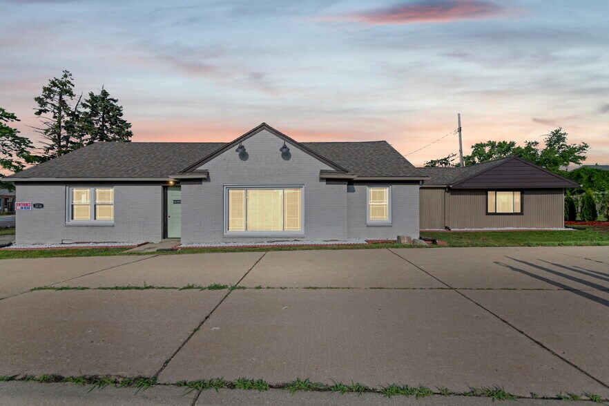 More Photos Of 3236 Rochester Rd, Troy Freestanding For Lease