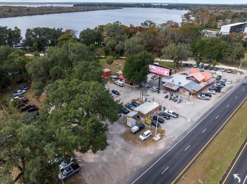 More Photos Of 337 S US Highway 17, East Palatka General Retail For Sale