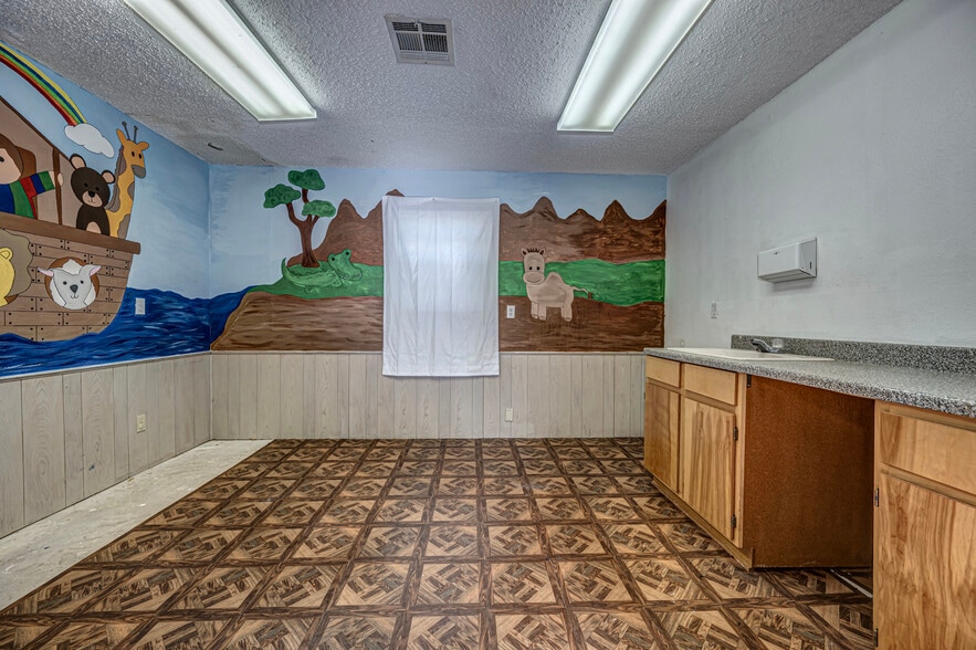 More Photos Of 1028 N 11th St, Chickasha Religious Facility For Sale