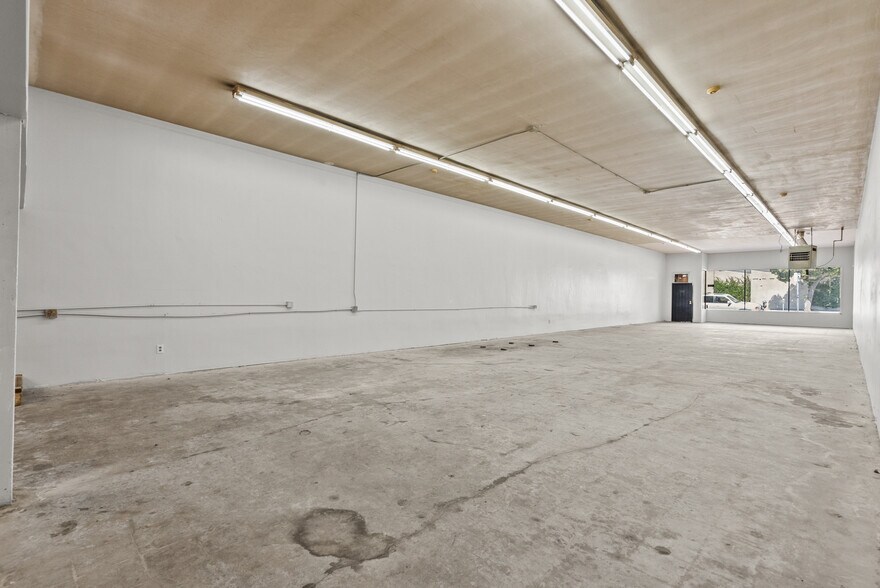 More Photos Of 6004 W Pico Blvd, Los Angeles Storefront For Lease