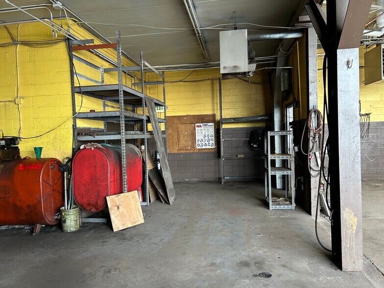 More Photos Of 7247-7249 Indianapolis Blvd, Hammond Auto Repair For Sale