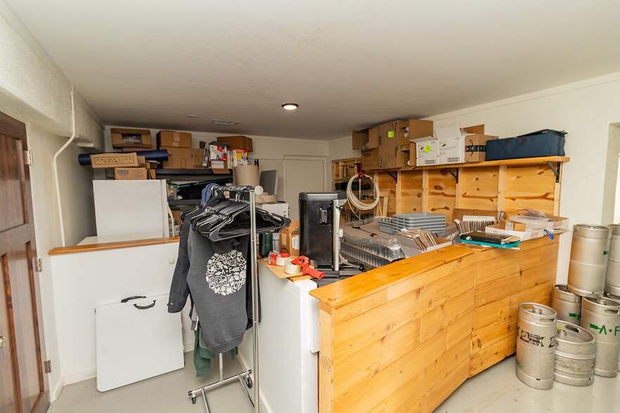 More Photos Of 1627 S Hillside St, Wichita Freestanding For Sale