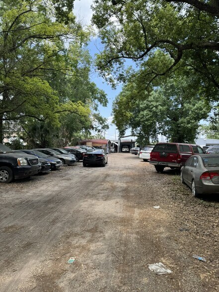 More Photos Of 6640 E Colonial Dr, Orlando Auto Dealership For Sale