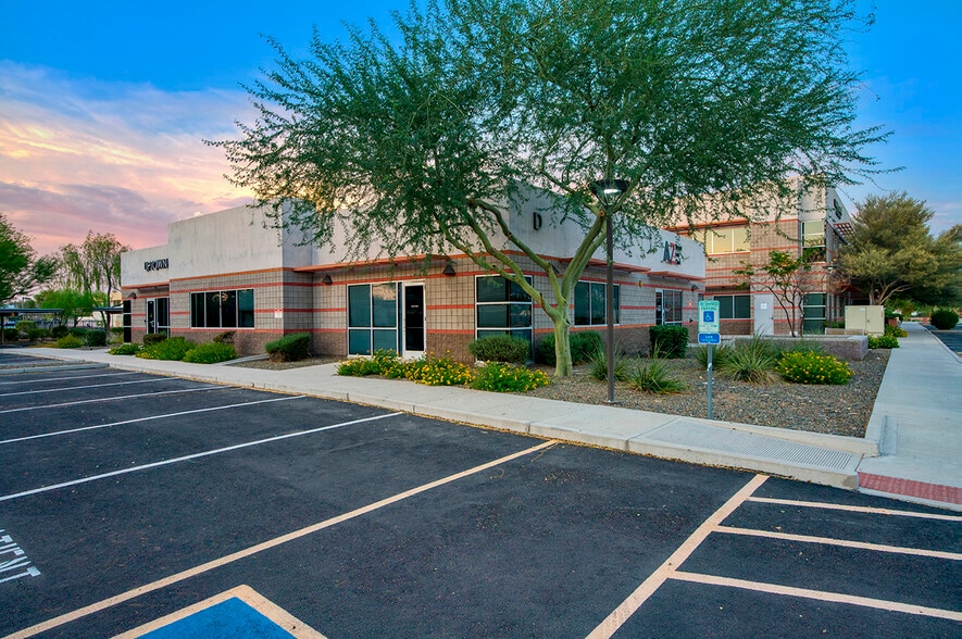 More Photos Of 16222 N 59th Ave, Glendale Unknown For Lease