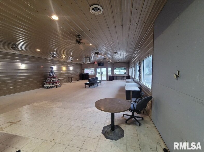 More Photos Of 214 W Main St, Elizabeth Restaurant For Sale